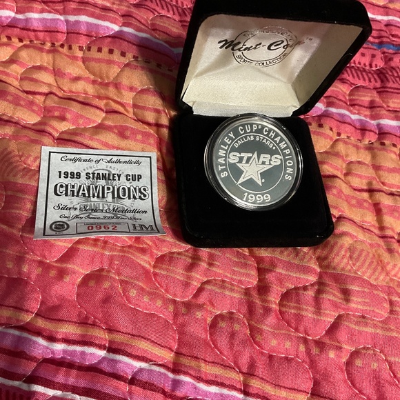 Other - 1999 Stanley Cup Champions Silver Series Medallion